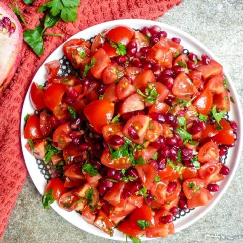 Tomat- og granateplesalat